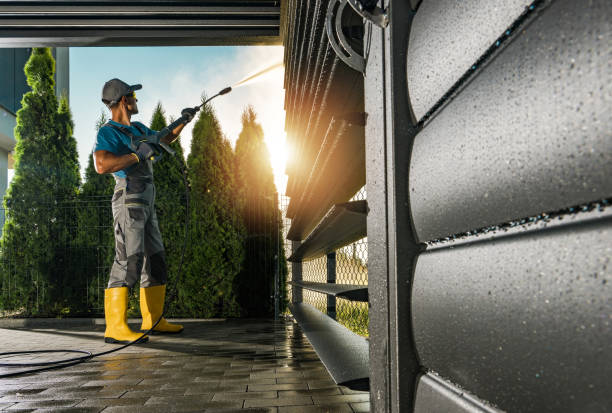 Best Animal Enclosure Cleaning  in Gateway, AK